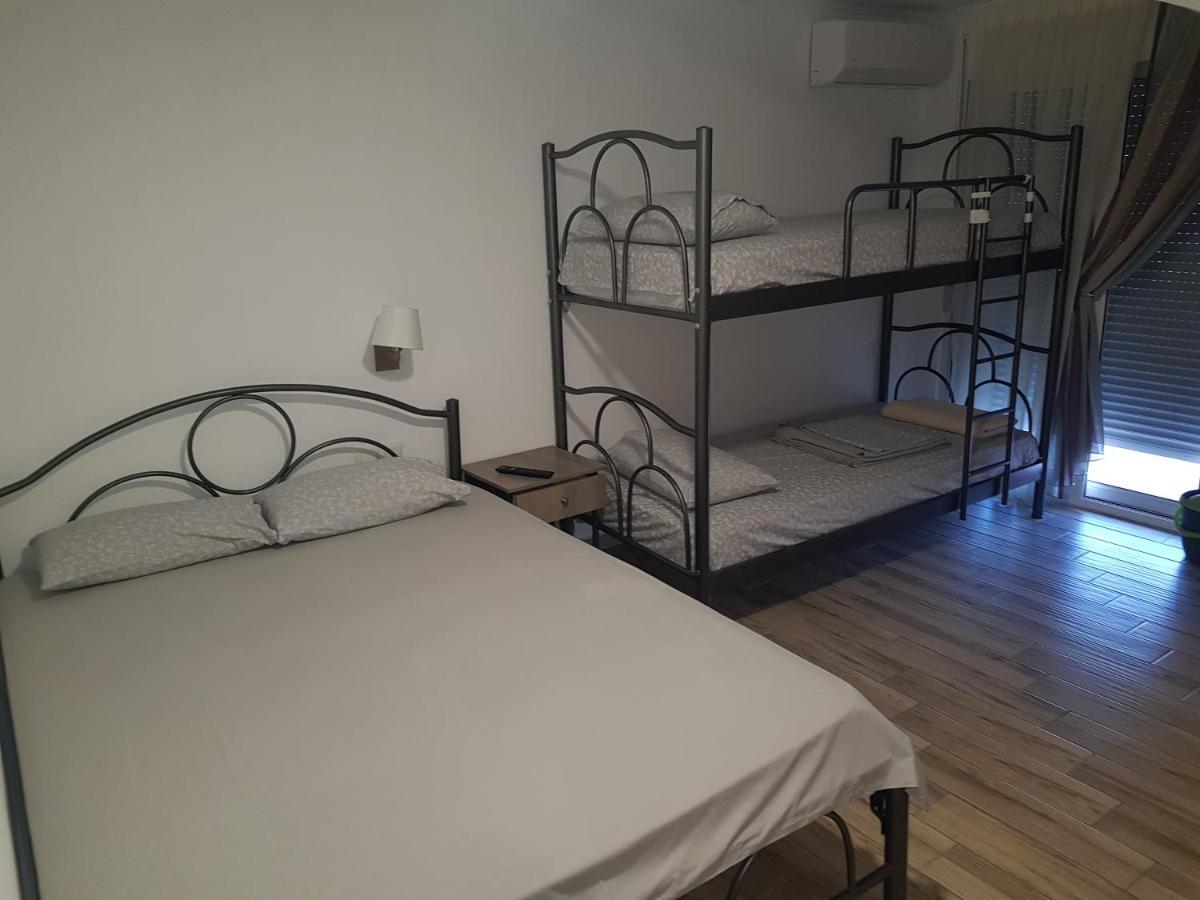 Villa Giannis Apartments Vrasná Buitenkant foto